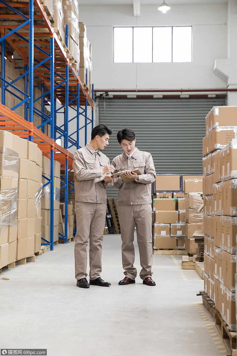 高效协同，精准定位——工厂仓库员工在普通货物仓储服务中的交流与查找之道